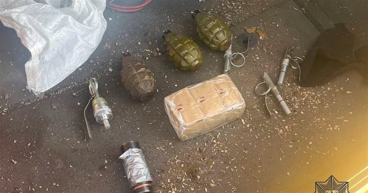 На Переяславщині зупинили водія за порушення ПДР та виявили в авто гранати: хроніка поліції 8 жовтня
