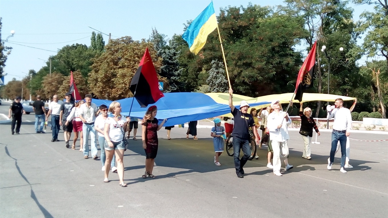 У Новій Каховці відбулася патріотична хода