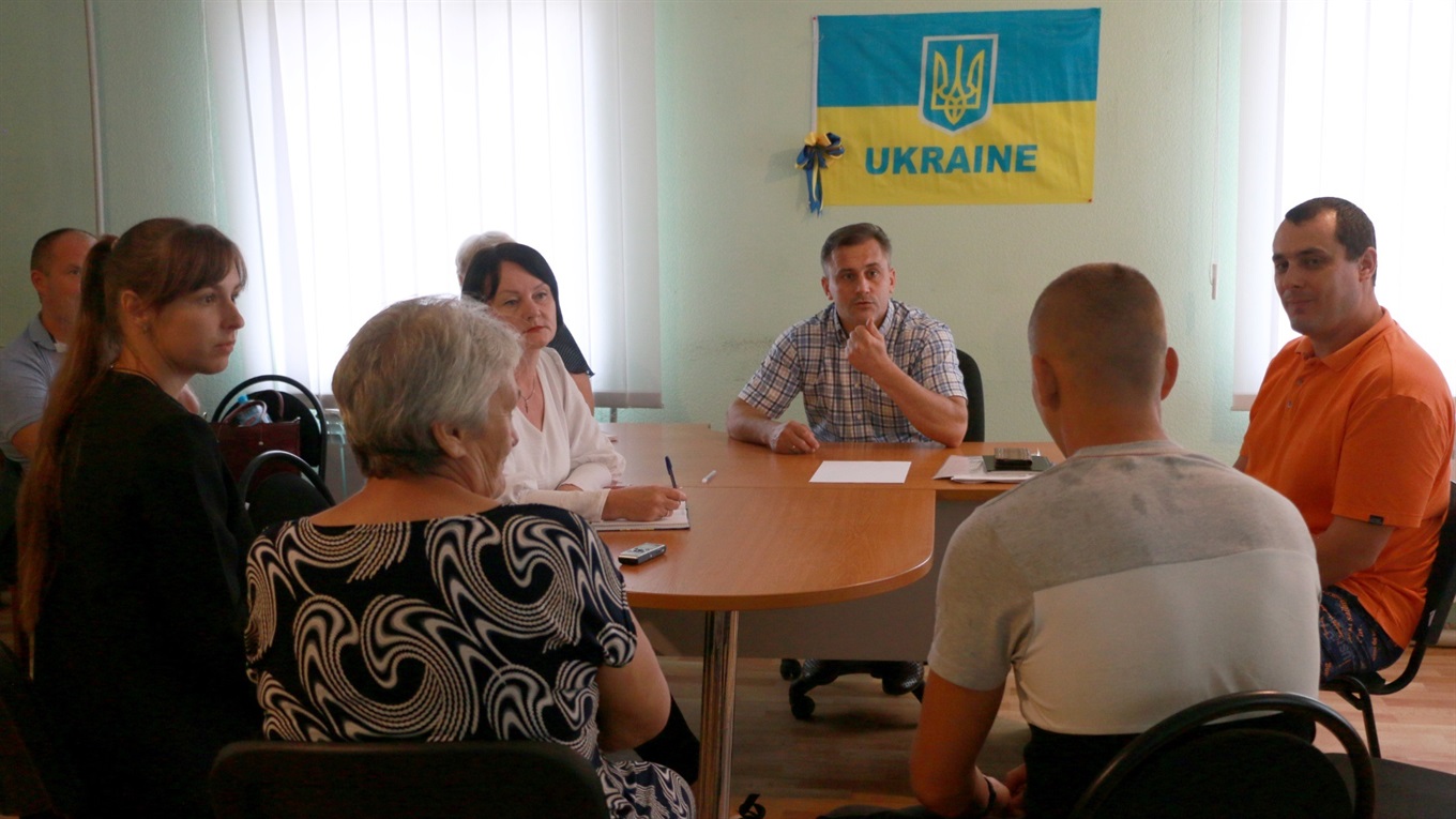 І це теж наша територія: Микола Ханатов розмовляв з троїчанами про медицину, дорогу та робочі місця