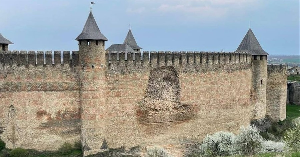 У Хотинській фортеці обвалилася стіна. Який стан одного з архітектурних чудес України