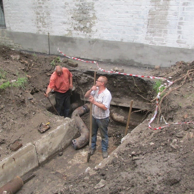 Покровські комунальники проводять ремонт тепломереж