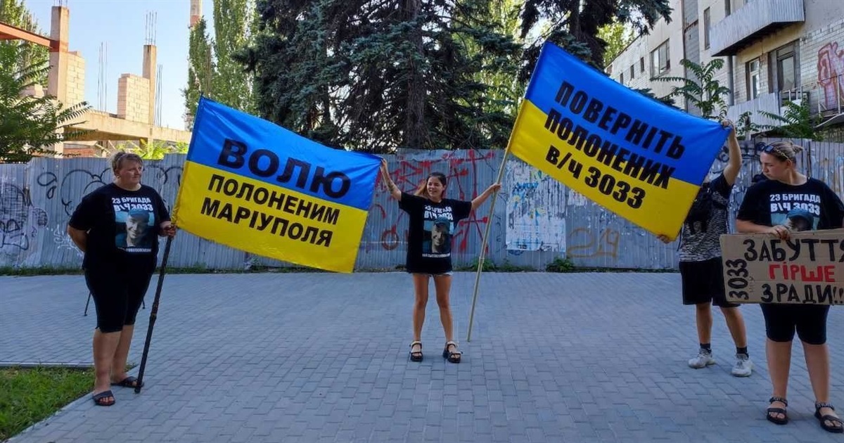 Вони в полоні, і ми в полоні. Як у Запоріжжі пройшла акція “Не мовчи! Полон вбиває” — репортаж