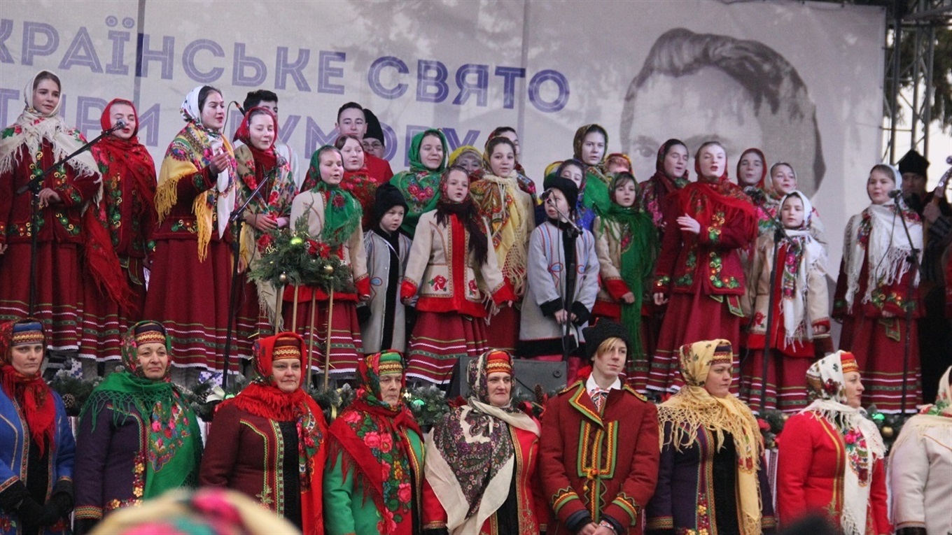 Шість святкових вітань від калинівських колядників