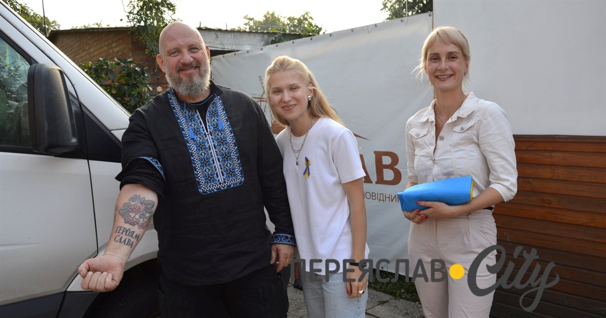 Австрієць зробив тату на підтримку України, возить до Переяслава допомогу і мріє купити тут житло