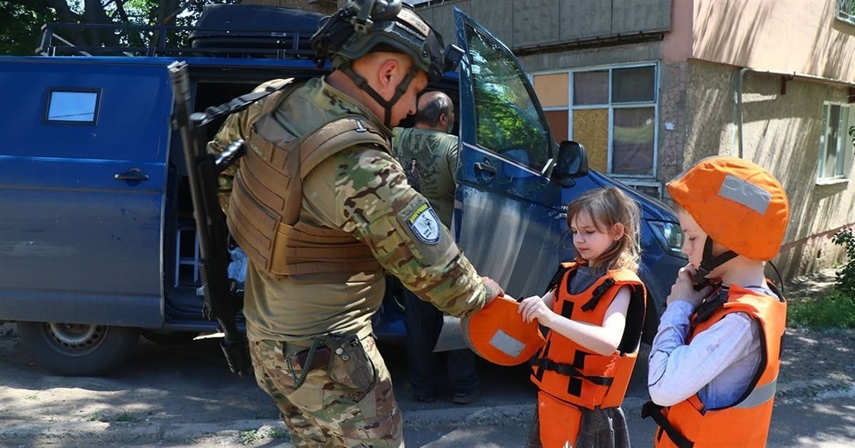 Тричі тікали від війни. «Білі янголи» евакуювали родину з Чернігівщини зі Слов'янська