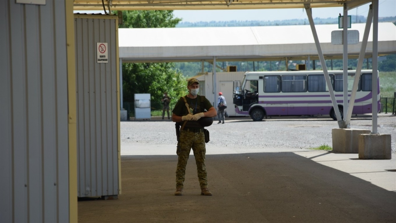 Кого пропускают на блокпосту в Еленовке: все о ситуации на КПВВ в Донецкой области