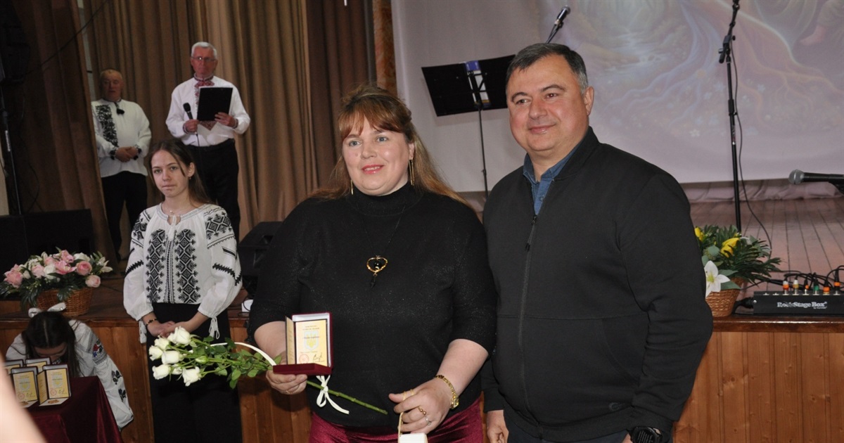 На Чортківщині начальник обласної військової адміністрації Тарас Пастух нагородив матерів-героїнь