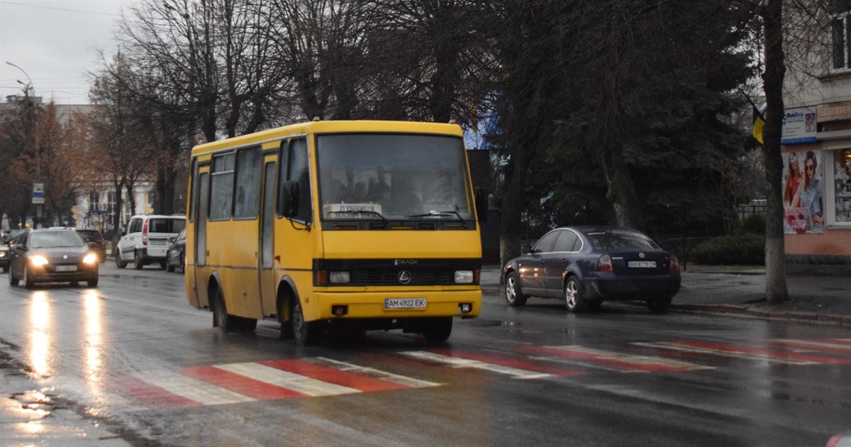 У Новограді оновилили графік руху міських автобусів: таблиця