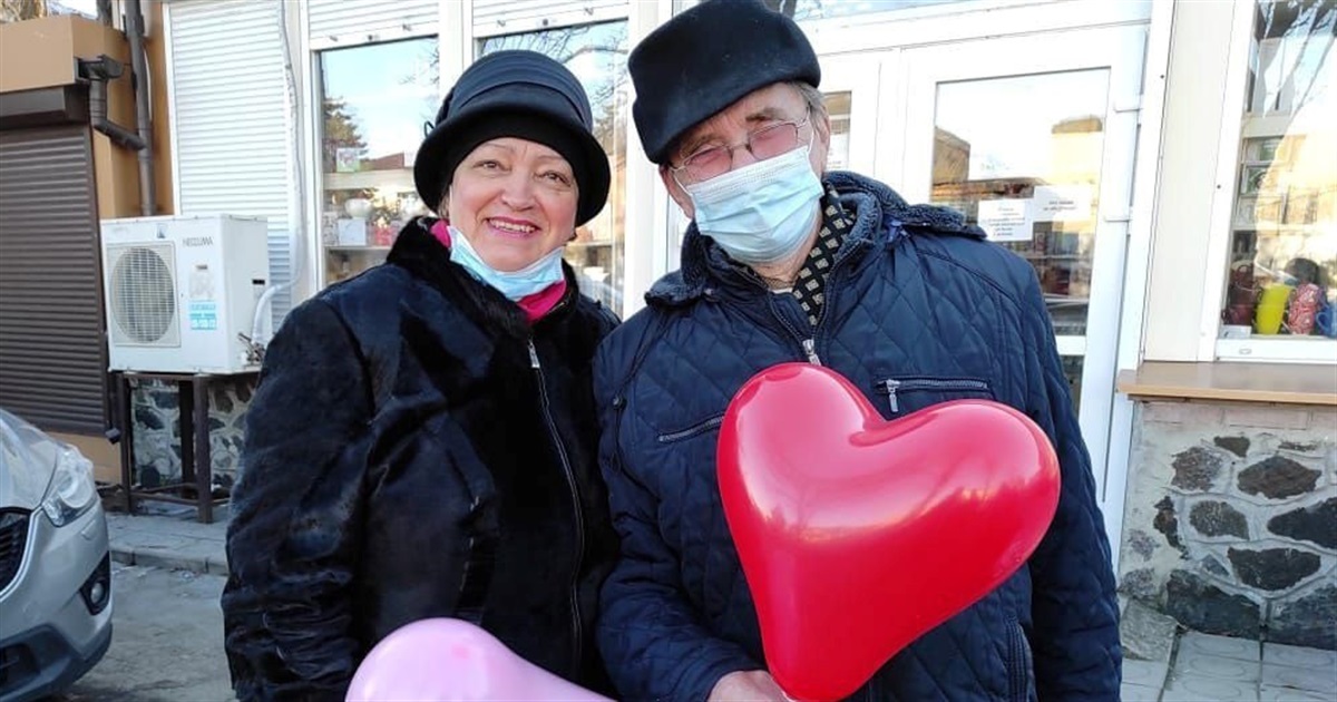 Як Волновасьців вітали з Днем закоханих. Фото
