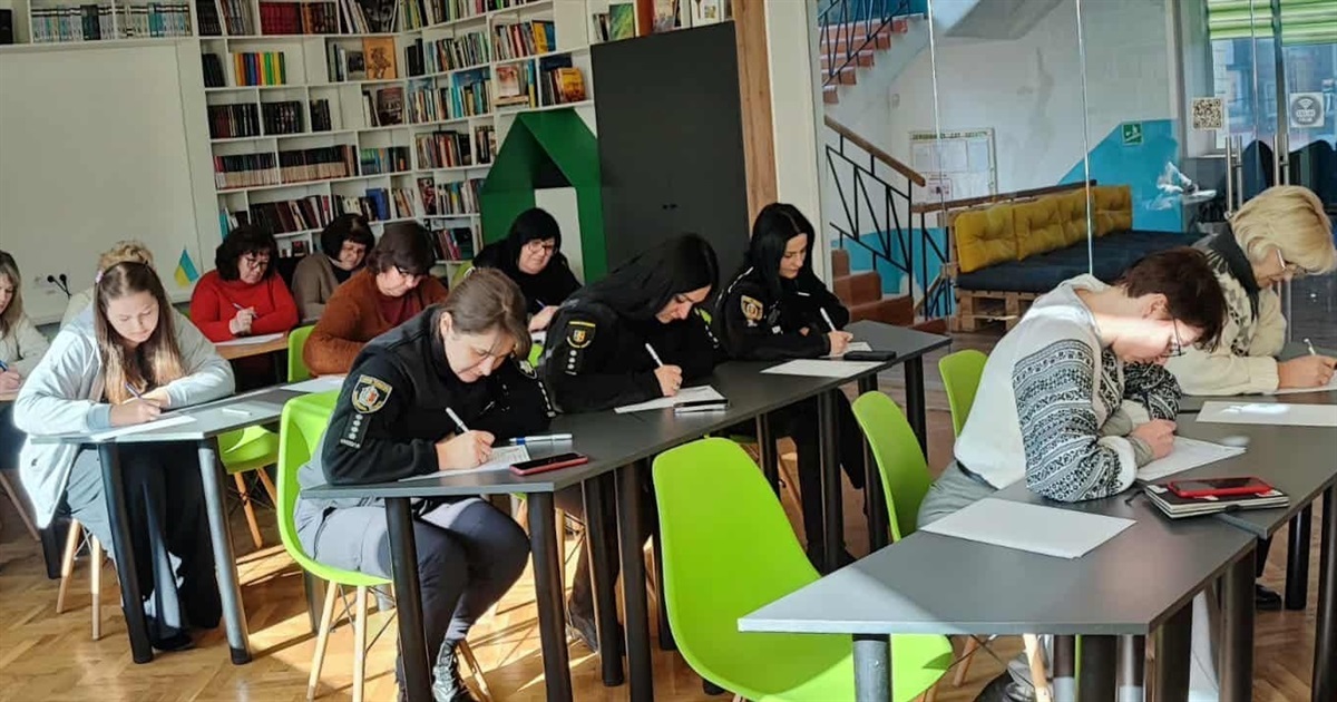 Старокостянтинівська громада долучилася до Всеукраїнського радіодиктанту національної єдності