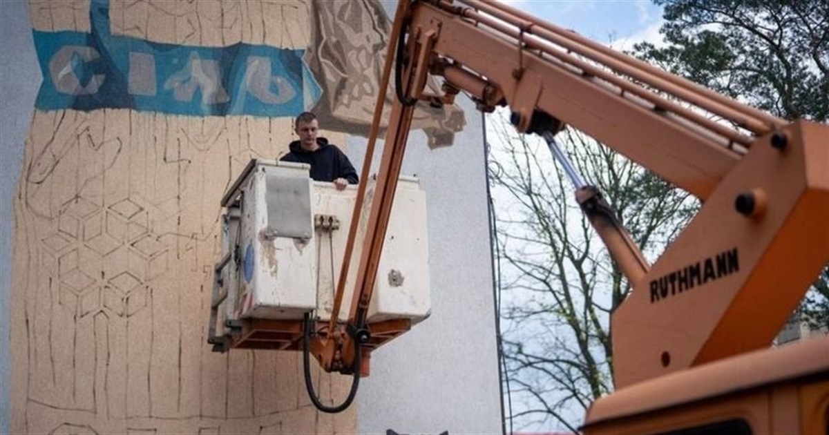 Ракетна атака на Київ, мовний скандал на Київщині та мурал "Артемсіль": головні новини 30 квітня