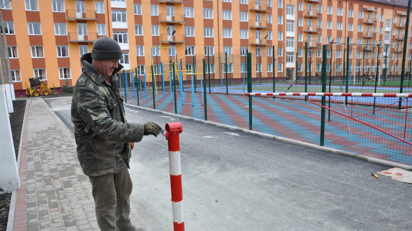 Спудеї Чортківського медколеджу, повернувшись з карантину, своє студентське містечко не упізнають