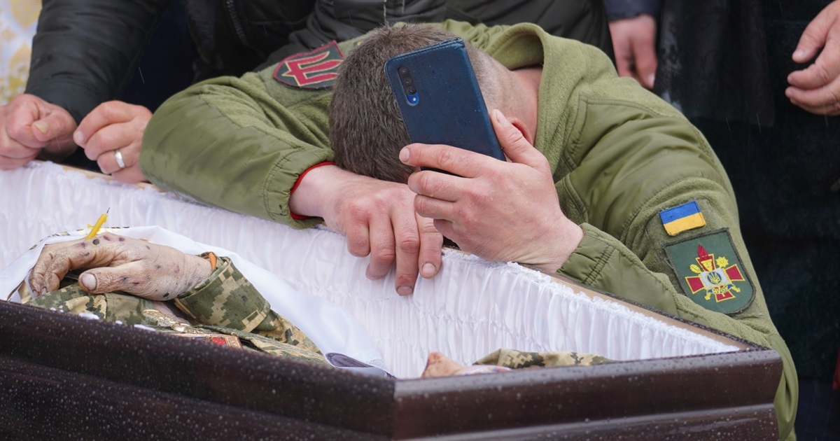 Після місяця навчання кинули на «нуль». Сатанівчани попрощалися з воїном, який загинув на Великдень