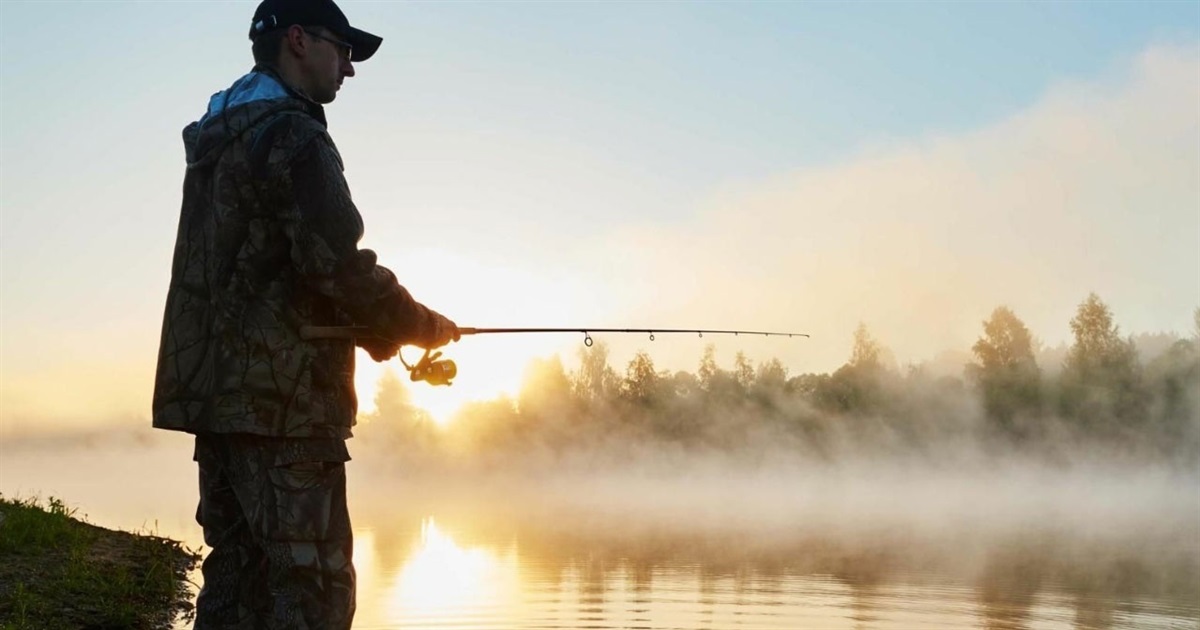 Календар рибалки на серпень 2025: сприятливі дні та поради для гарного улову