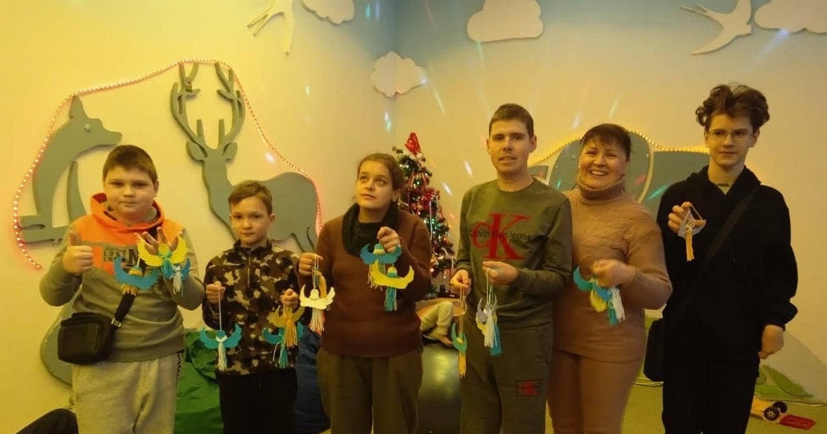 Янголи, котильйони та ляльки-мотанки. Як виготовити обереги для воїнів ЗСУ своїми руками