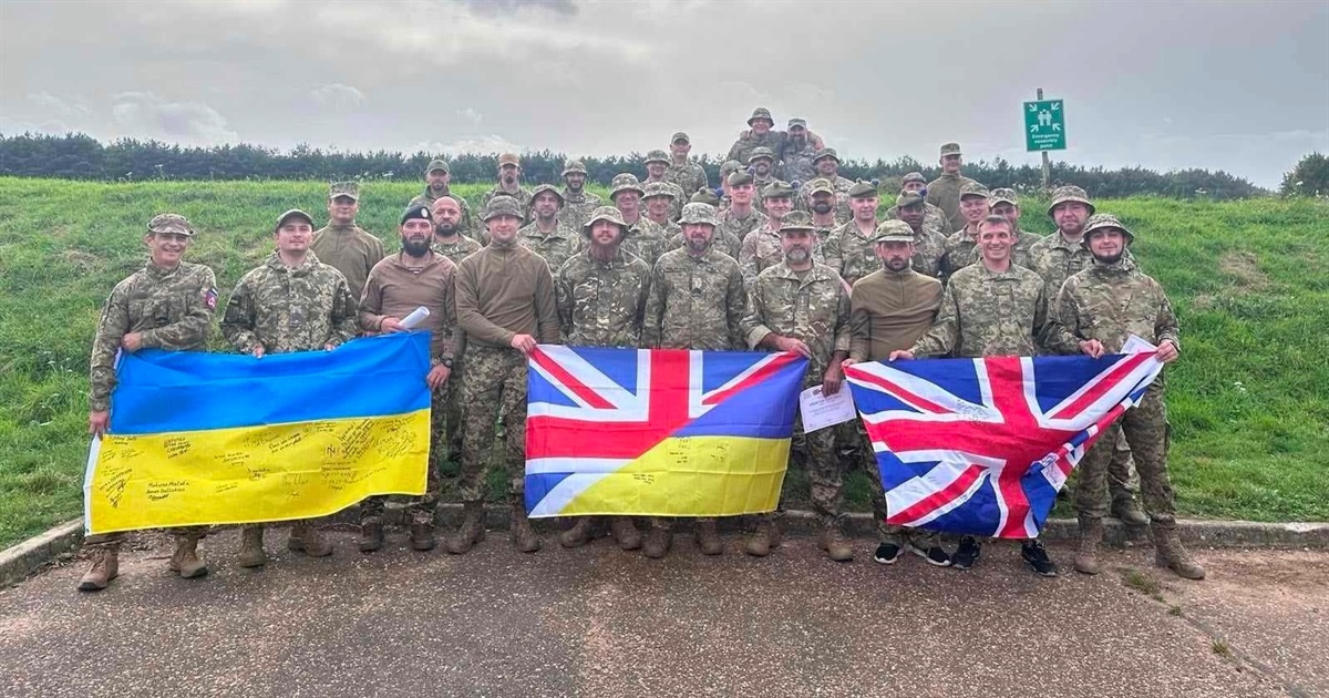Від тактичної медицини – до ведення вогню: наші захисники переймають світовий досвід у Британії