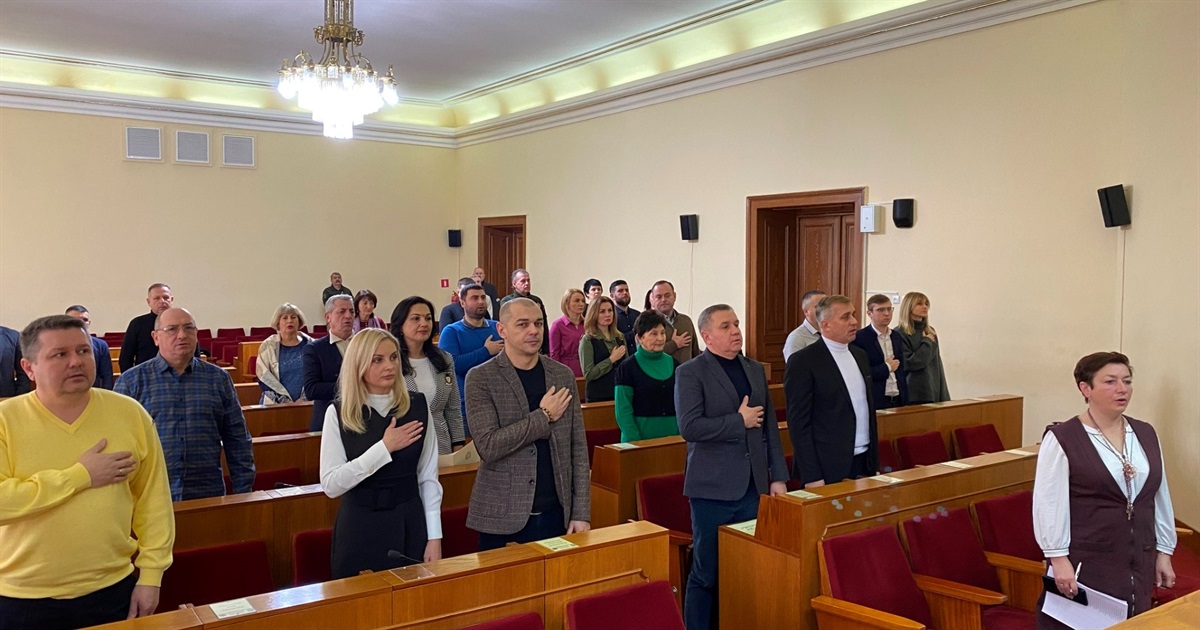 Депутати Чернівецької райради підтримали звернення щодо заборони діяльності на території України УПЦ