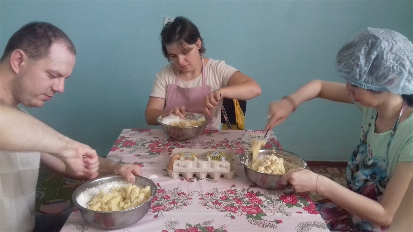Шиють, вишивають та готують: як Попаснянський центр реабілітації «Лелека» розвиває своїх вихованців
