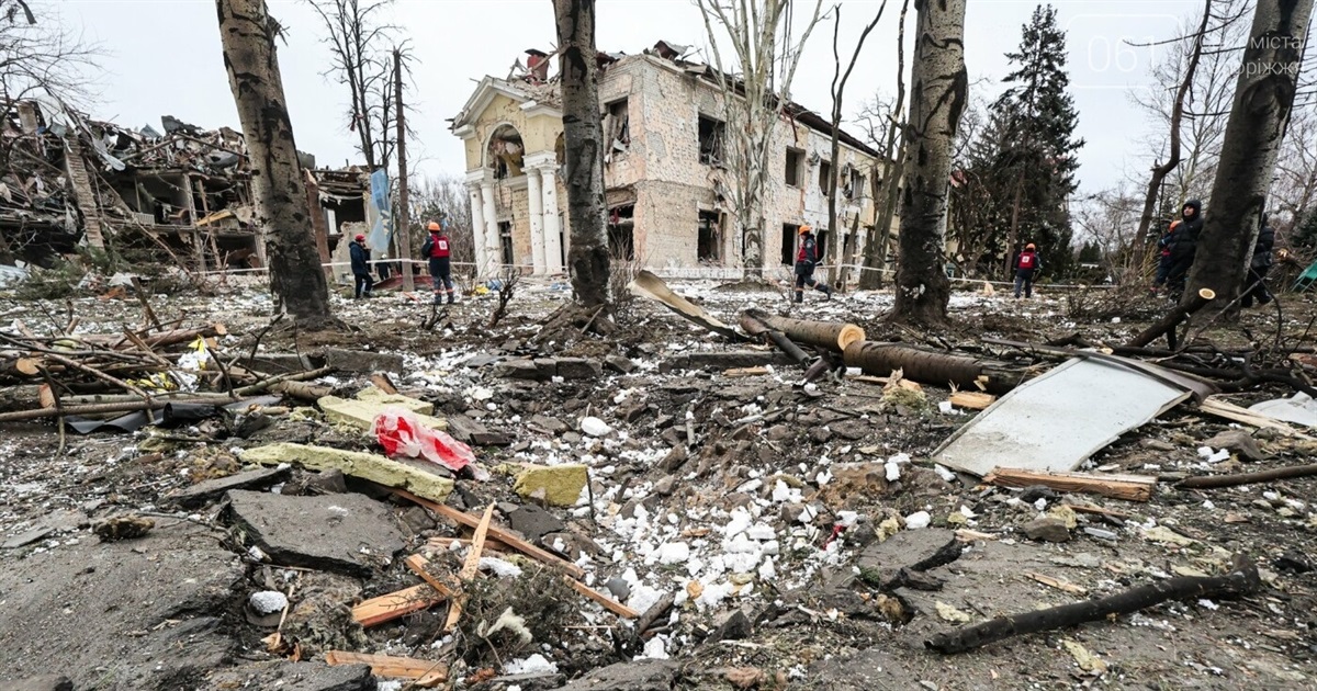 Через російську атаку зруйновано гуманітарний штаб Бердянської громади в Зпапоріжжі