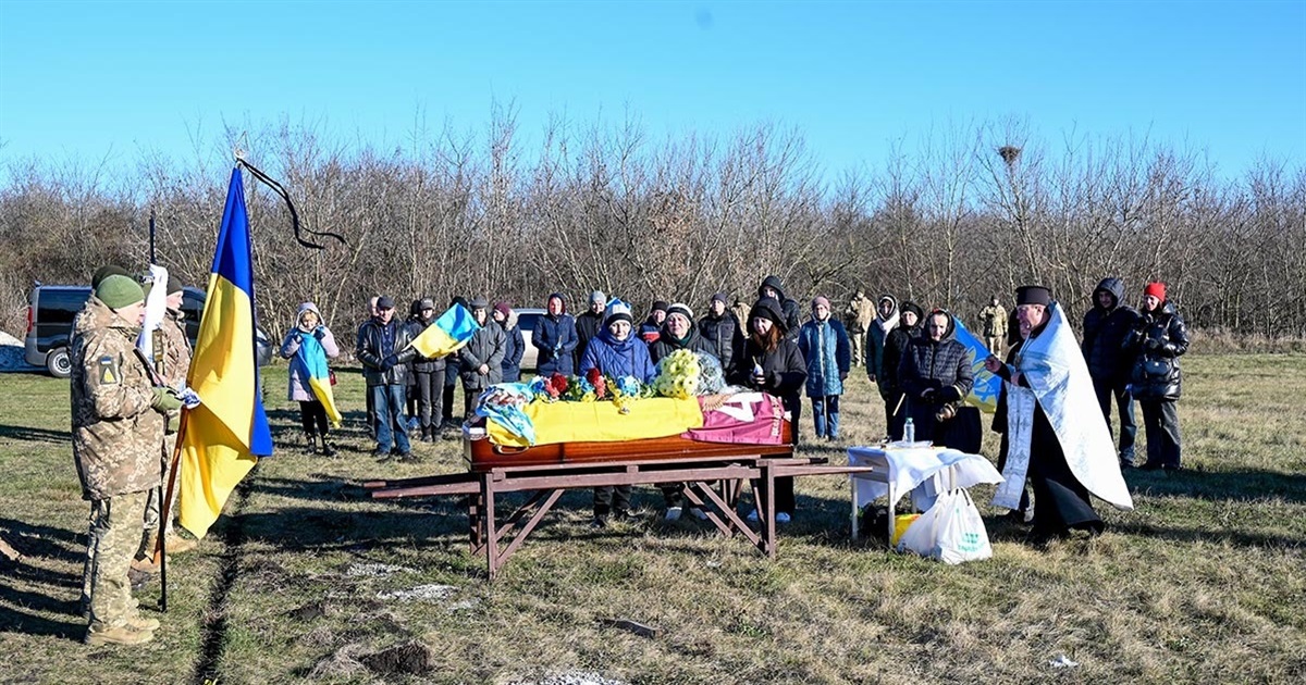 Знайшов останній прихисток на Кагарличчині - в Ставах поховали воїна зі Слов’янська Максима Коржова