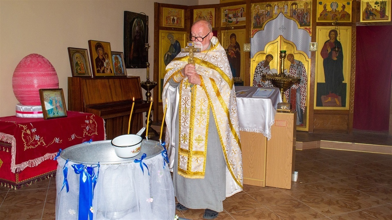Крест, свеча, икона. Стоимость церковных обрядов в храмах Мелитополя: что почем?
