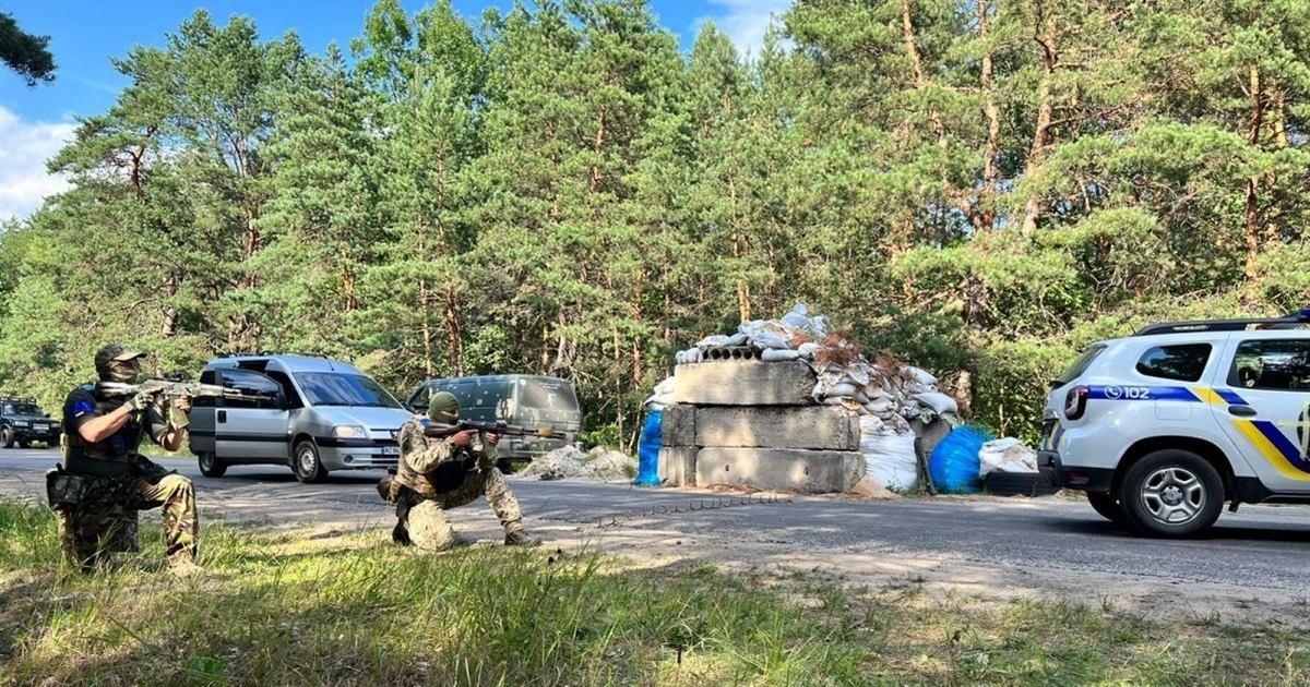 Визволення територій та ліквідація ДРГ: на півночі Житомирщини тривають військові навчання