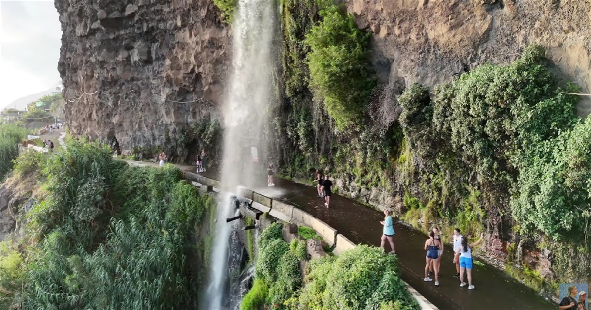 Вісім днів на Мадейрі, де водоспади падають на дороги. Подорож островом вічної весни