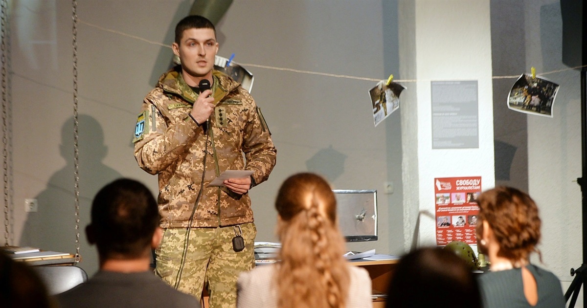 Менянин Ілля Євлаш: «До китайського чаювання, тренажерної зали повернуся вже після перемоги