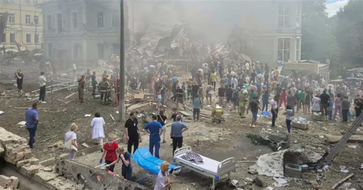 10 загиблих і 35 поранених: окупанти вдарили по дитячій лікарні в Києві