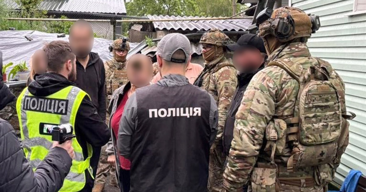 Мешканець Полонного гуртом торгував забороненими речовинами та обладнав лабораторію