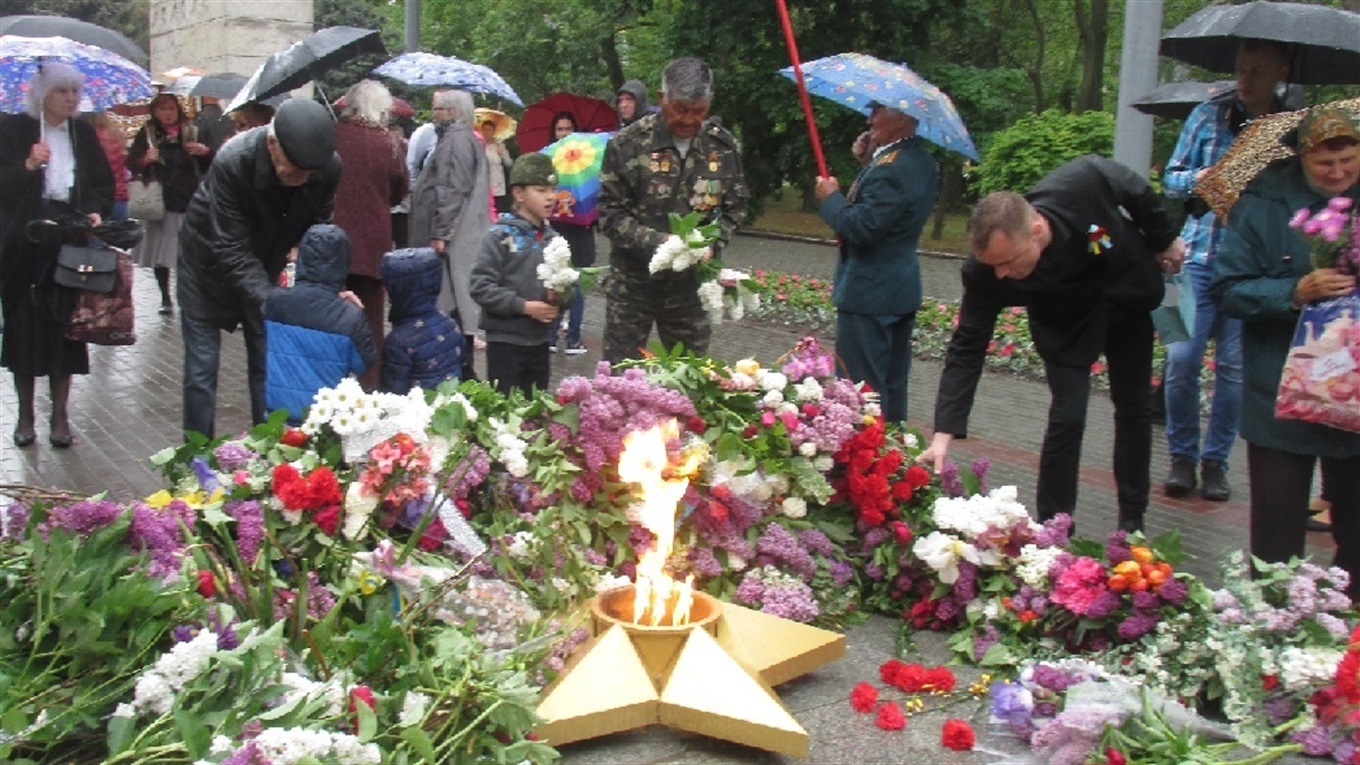 Пока горит Вечный огонь: в Мелитополе на один день подключили газ на мемориале