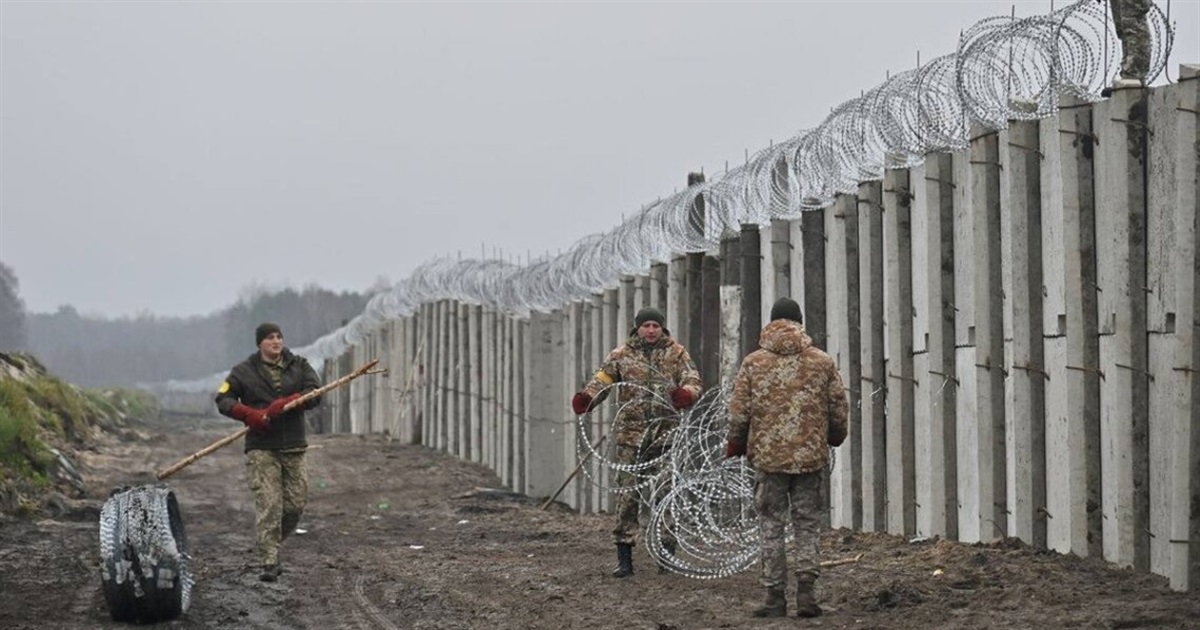 На півночі Житомирщини будують стіну, яка розділятиме Україну з Білоруссю