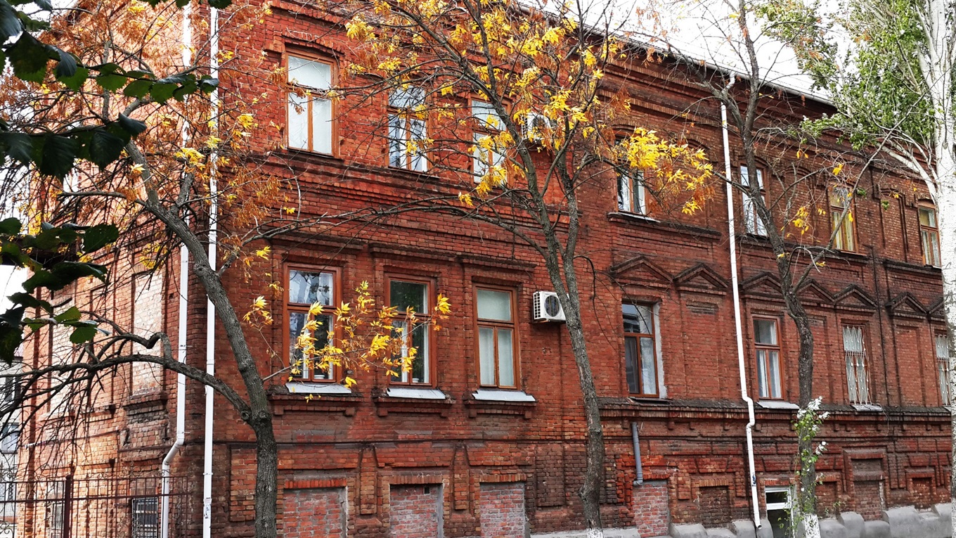 Угадай, что это за здание в Бердянске?