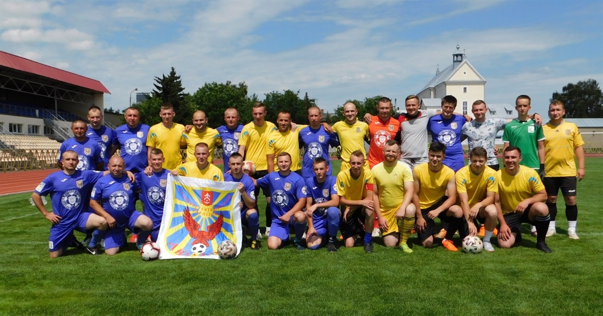 Товариська зустріч: у Старокостянтинові ЗСУ зіграли з футболістами національної поліції