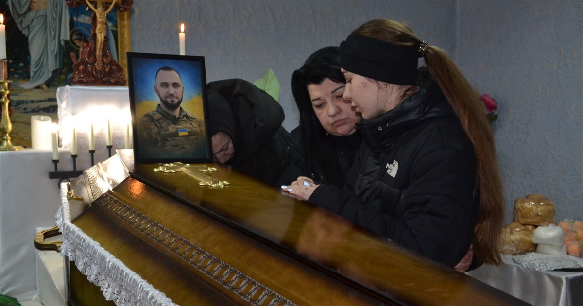 Зірка, що згасла: в Чорткові попрощалися з Героєм Зайцем Петром