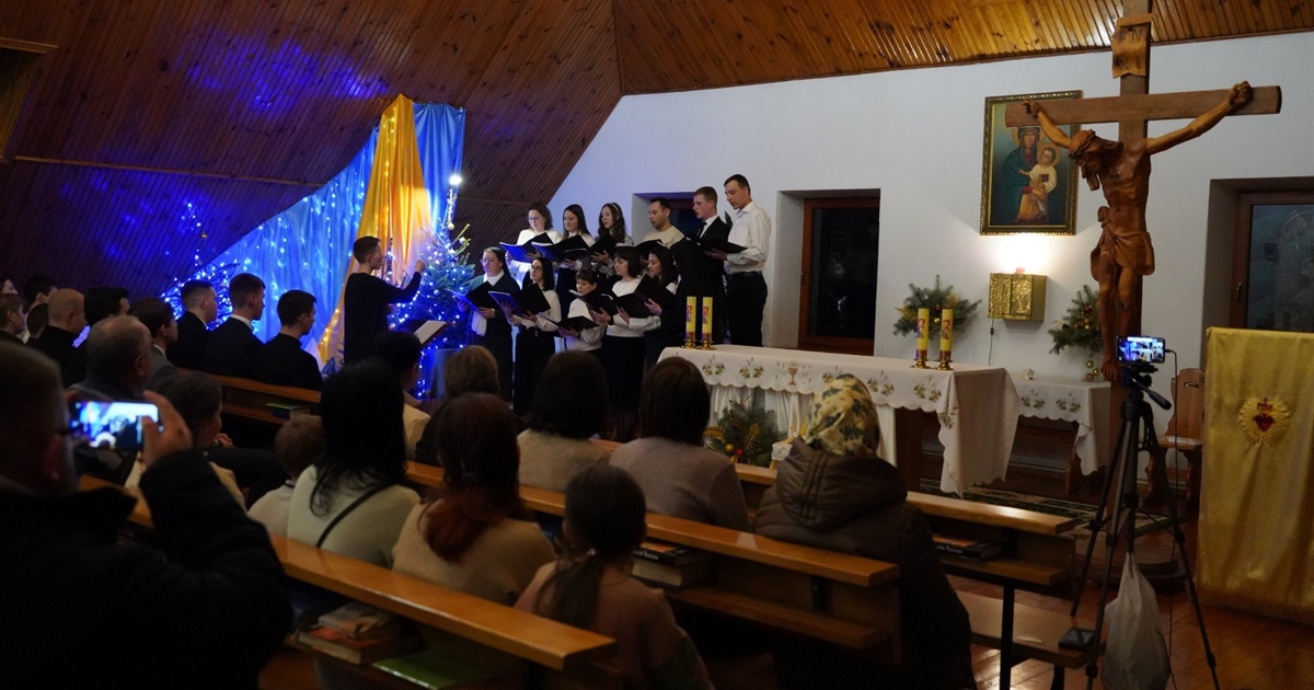 Співи минулого: у Городку звучали стародавні різдвяні гімни у виконанні хору Школи сакральної музики