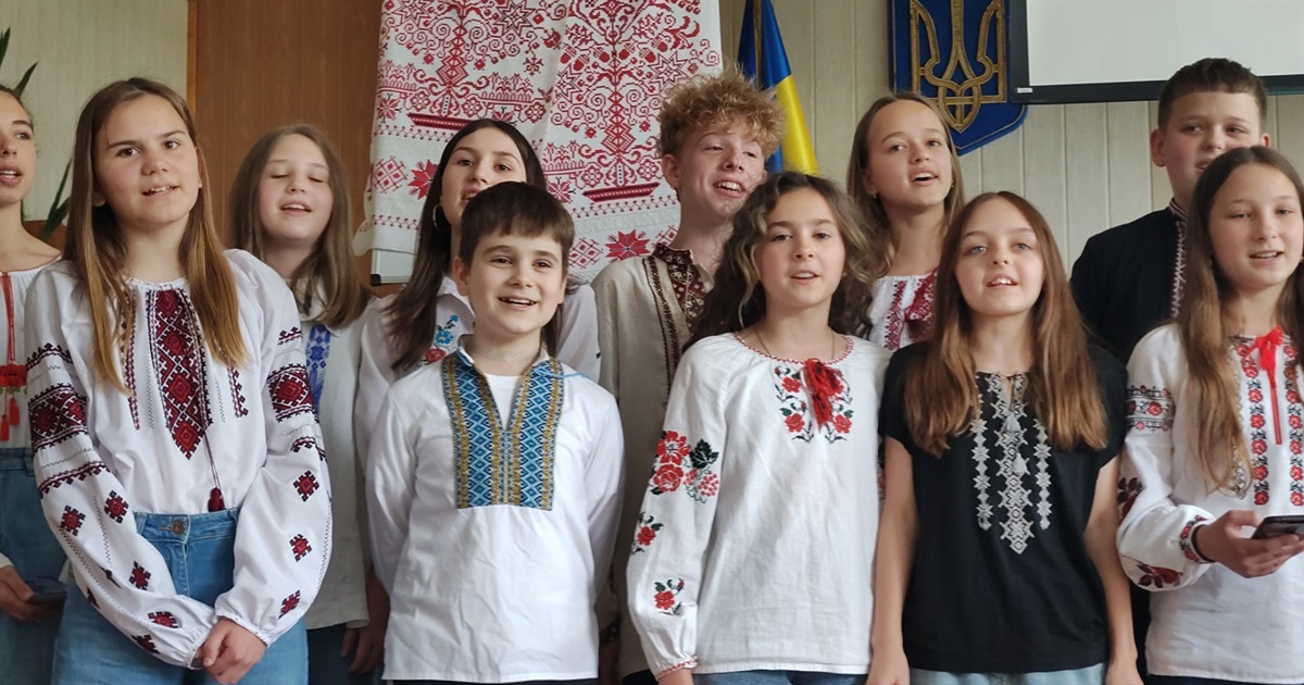 «З піснею до перемоги!»: у Первомайському ліцеї «Лідер» відбувся фестиваль до Дня вишиванки