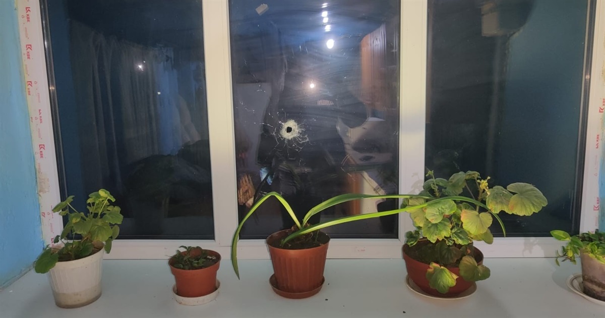 Нічний обстріл через давню образу: на Вознесенщині молодик розстріляв будинок знайомого з автомата