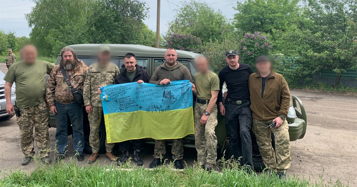 Волонтери з Вараша - зв'язкові між передовою і миром. Варашанин про волонтерські будні