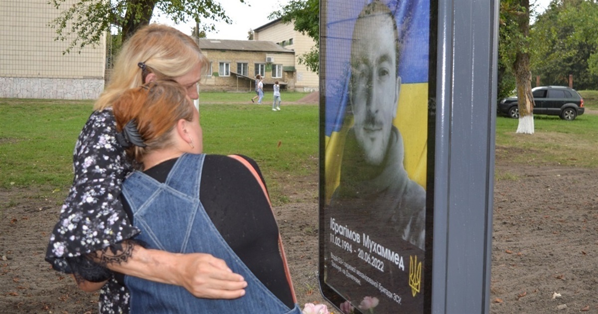 "Не хотіли робити тимчасове для вшанування Героїв": досвід меморіалізації у Студениківській громаді