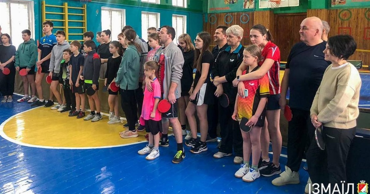 Играли семьями: в Измаиле прошел чемпионат погода по настольному теннису