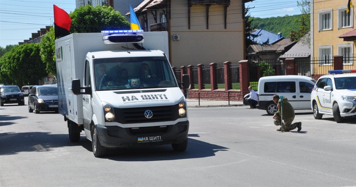 У Страсну суботу на рідну Чортківщину «на щиті» повернувся мужній воїн Солтан Володимир з Мухавки