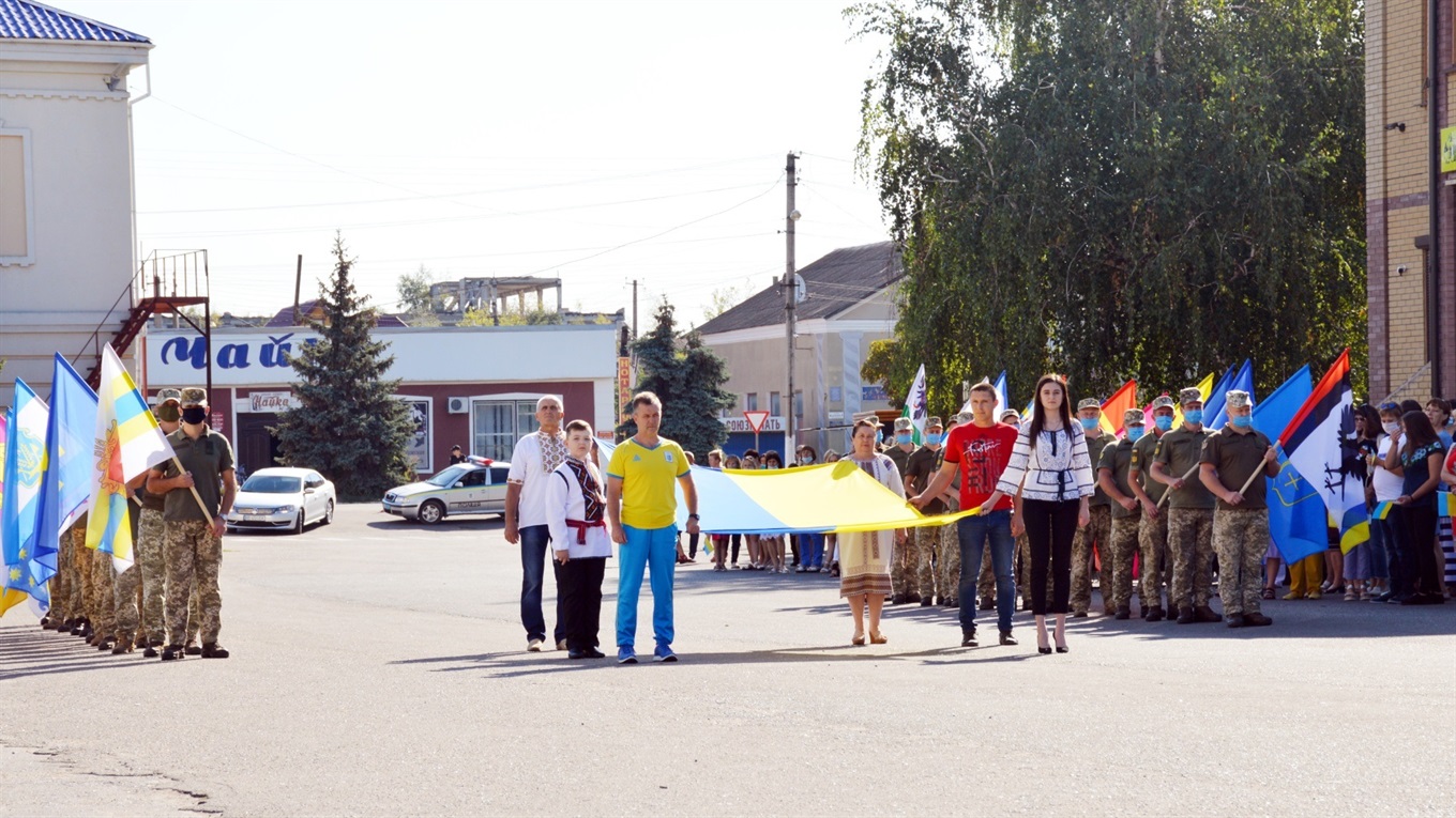 Як у Сватовому відзначили День Прапора та День Незалежності України: фоторепортаж