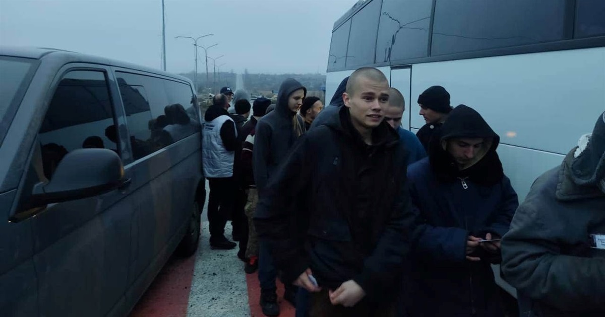 Захисники вдома: 36 українців повернулись з російського полону