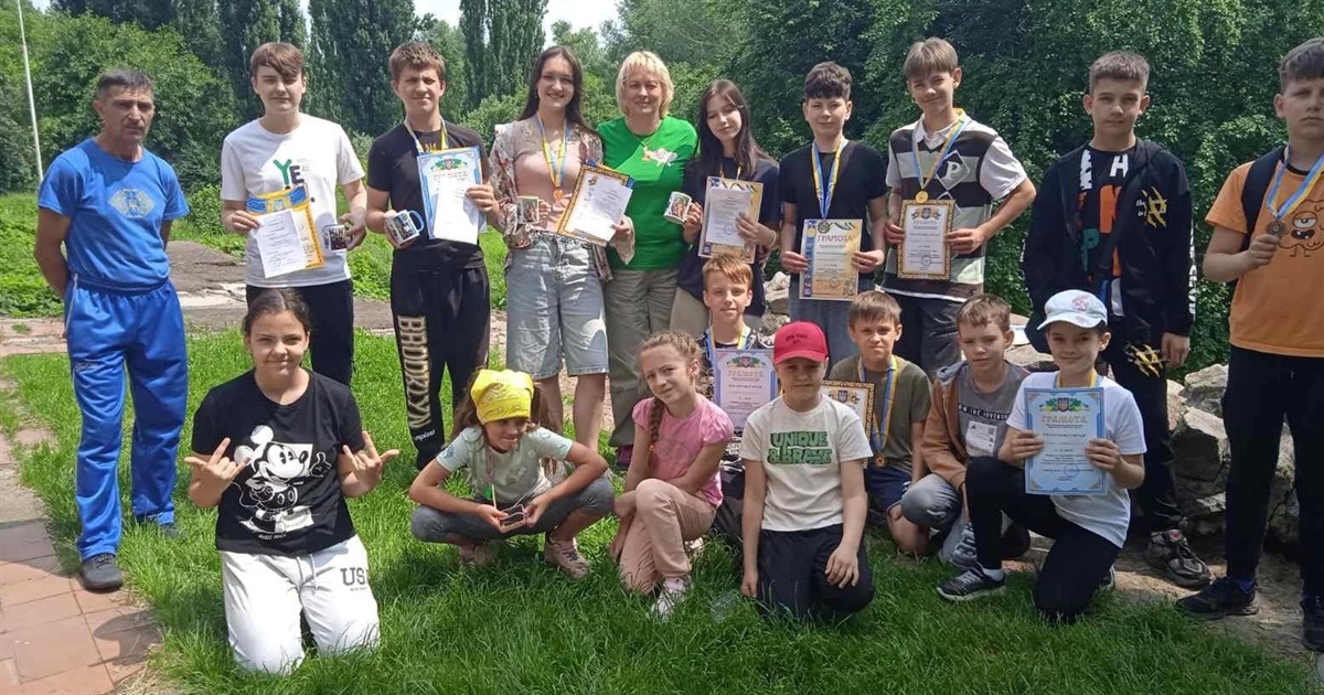 Юні туристи з Переяслава розпочали літо з активних змагань і пікніка під шовковицею