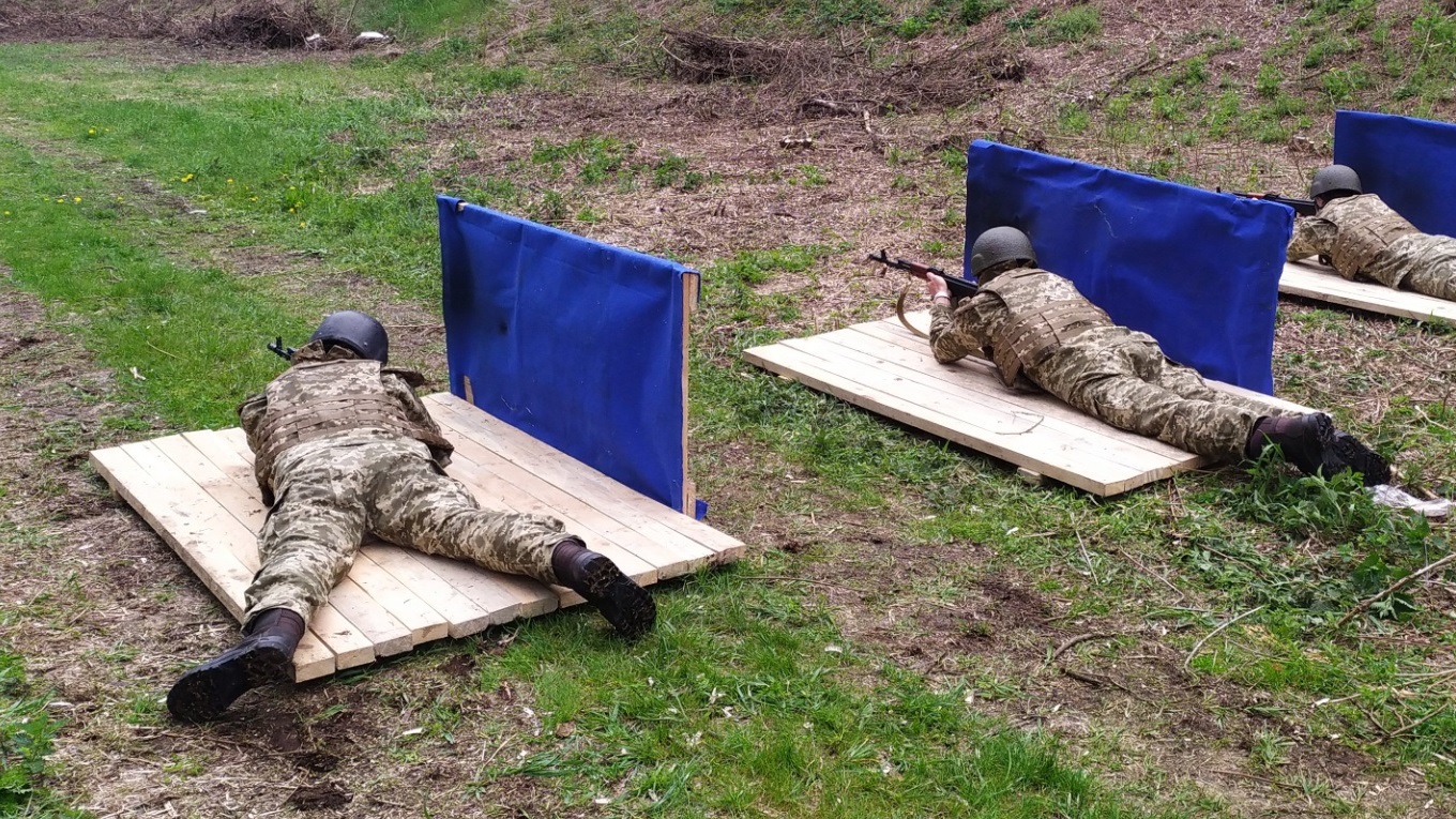 На Менщині стріляють. У резервістів тривають навчальні стрільби