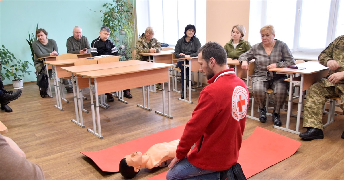 Медицина, стрільба та патріотичне виховання: у Жмеринці навчають по-новому «Захисту України»