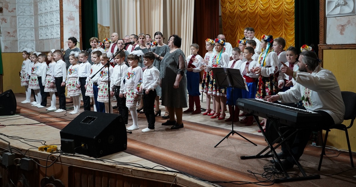 «Народний аматорський» та «Зразковий». У Городку три колективи підтвердили свої звання