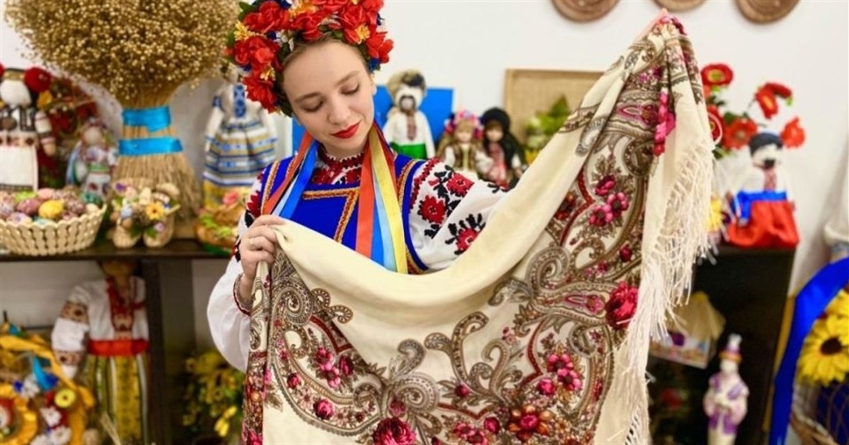 Всесвітній день української хустки: що варто знати про 7 грудня