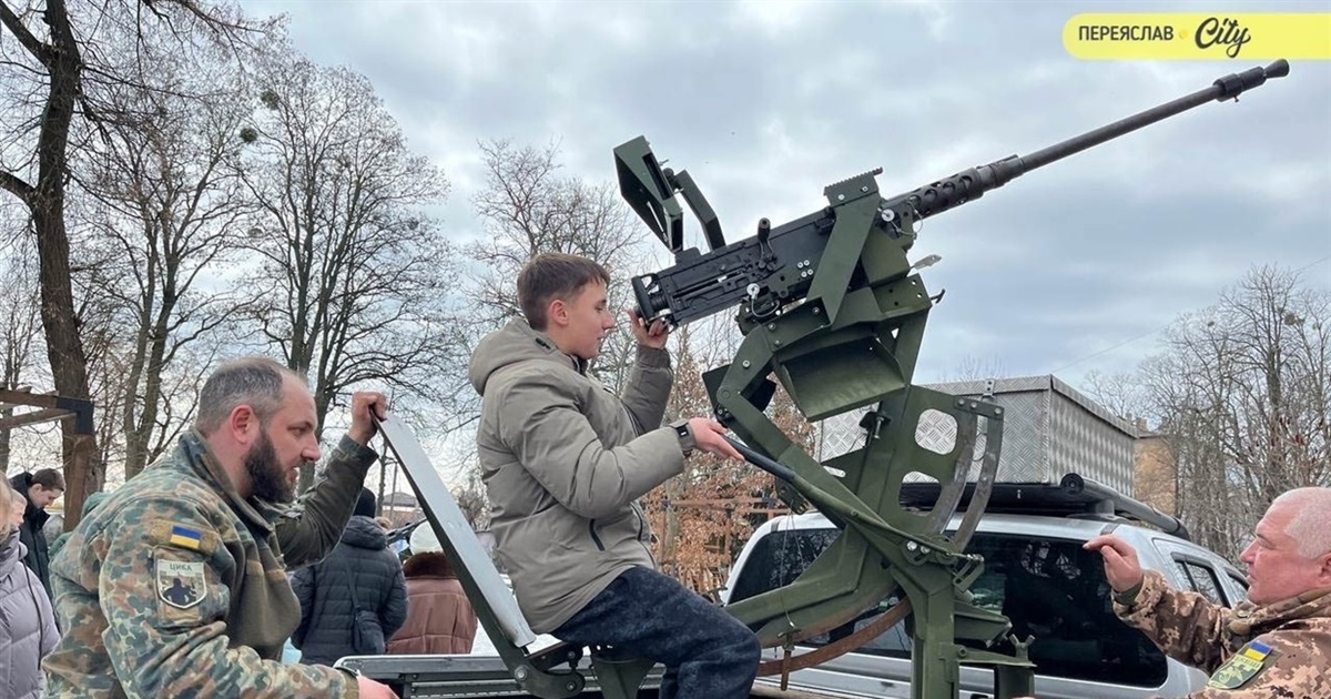 Бійці Добровольчого формування громади розповіли школярам Переяслава про свою службу